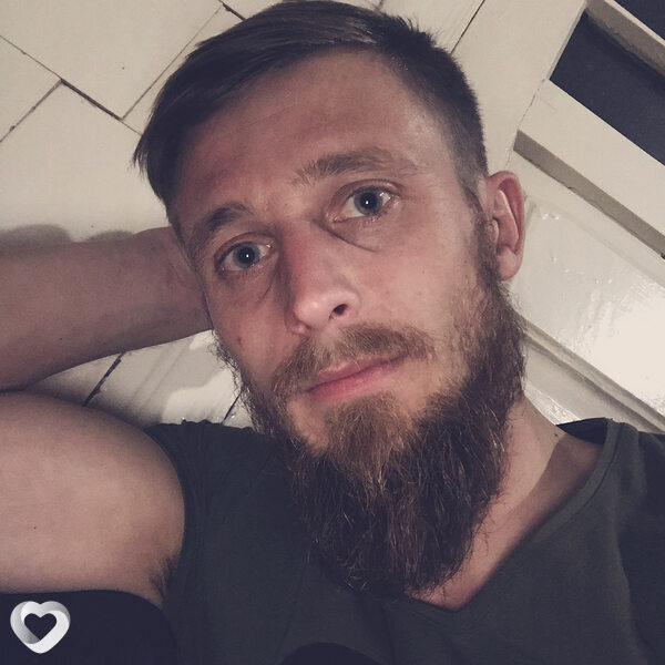Артём