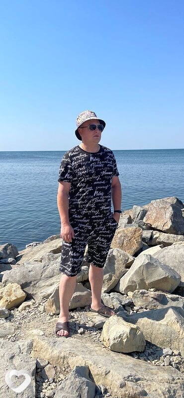 Артём