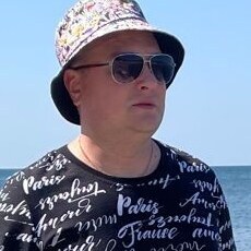 Артём