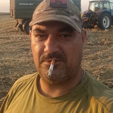 Артём