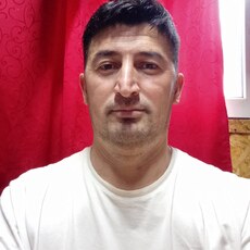 Артём