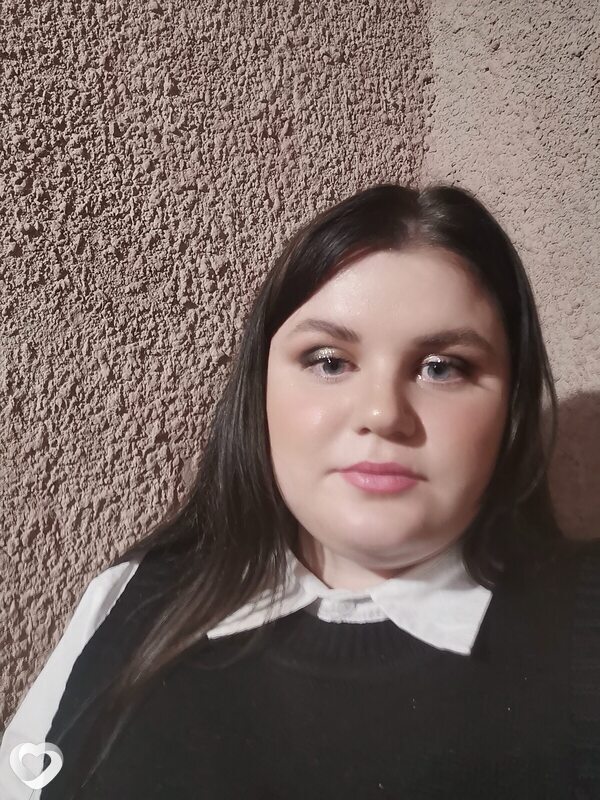 Оля