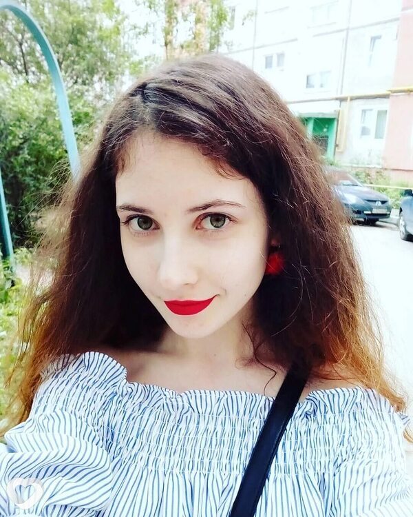 Оля