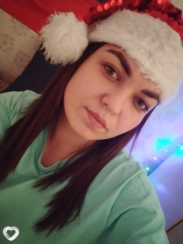 Оля