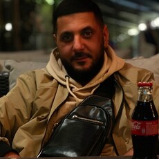 Артём