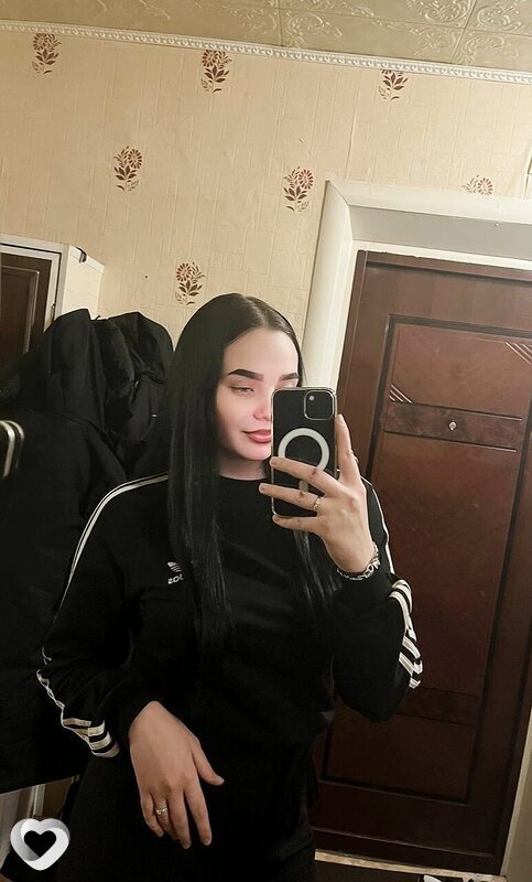 Оля