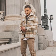 Валя