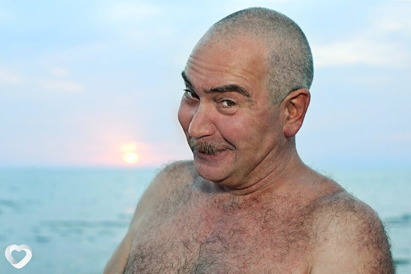 Артём