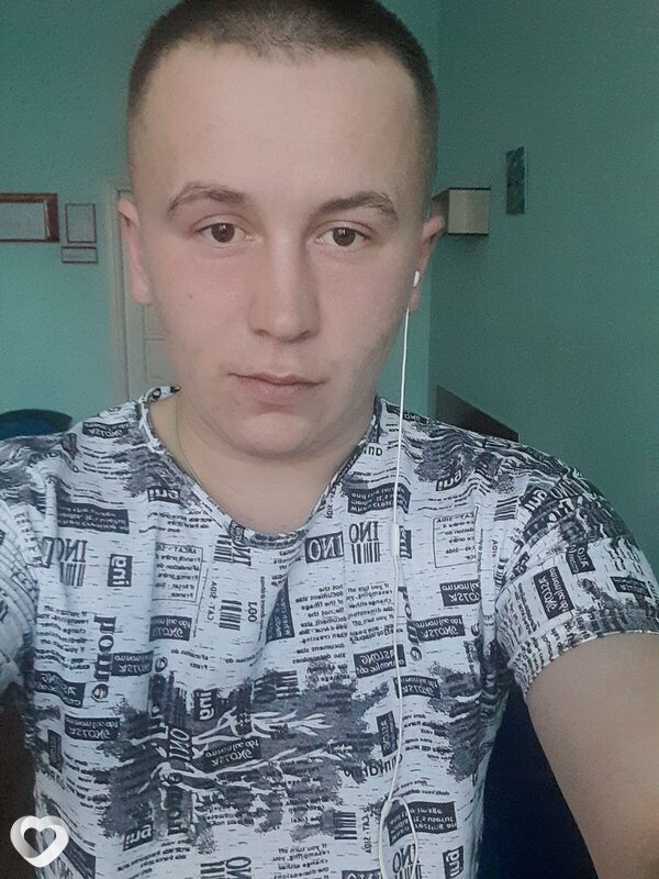 Артём