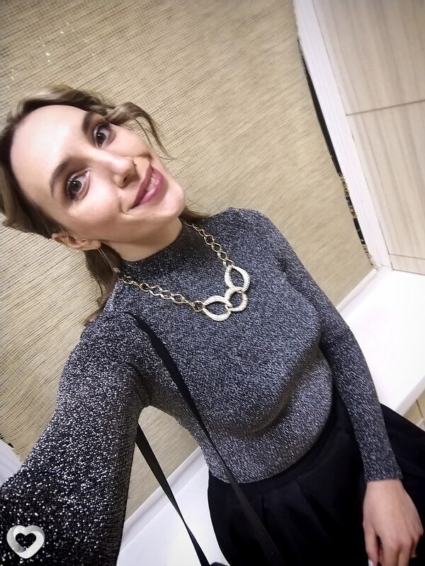 Оля