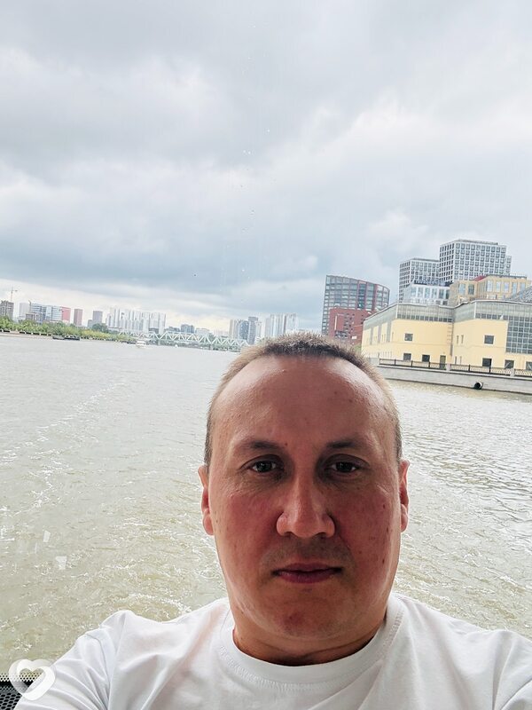 Артём