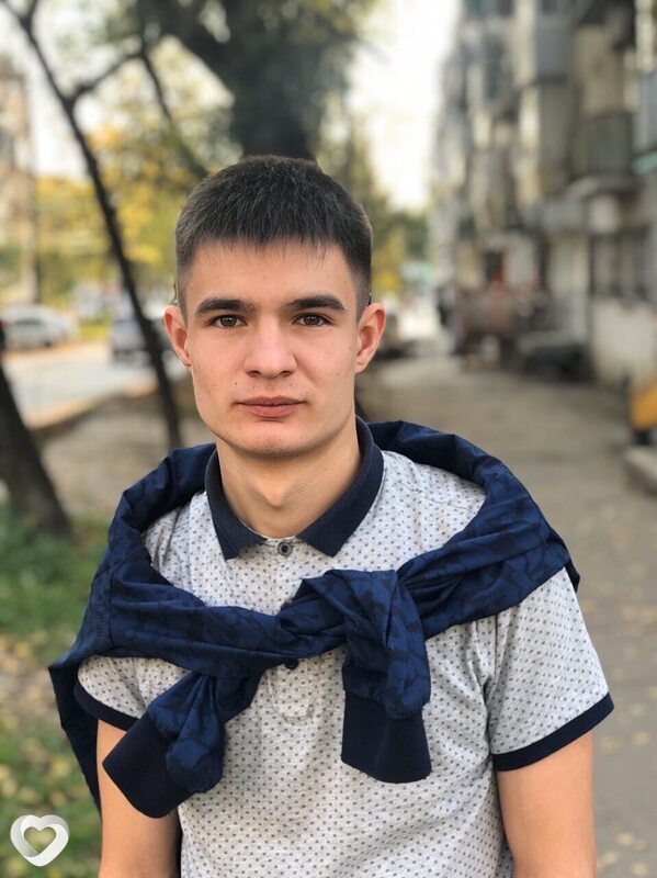 Артём