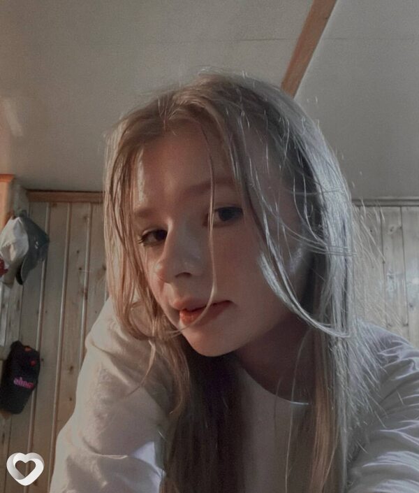 Оля