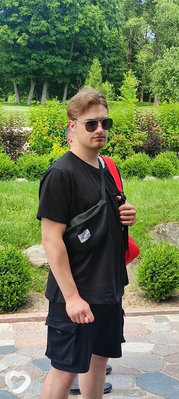 Лёня
