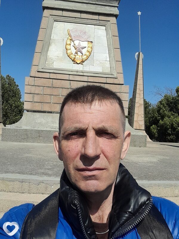 Артём