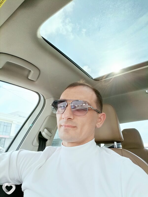 Артём