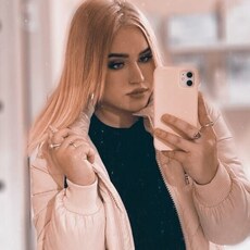 Аня