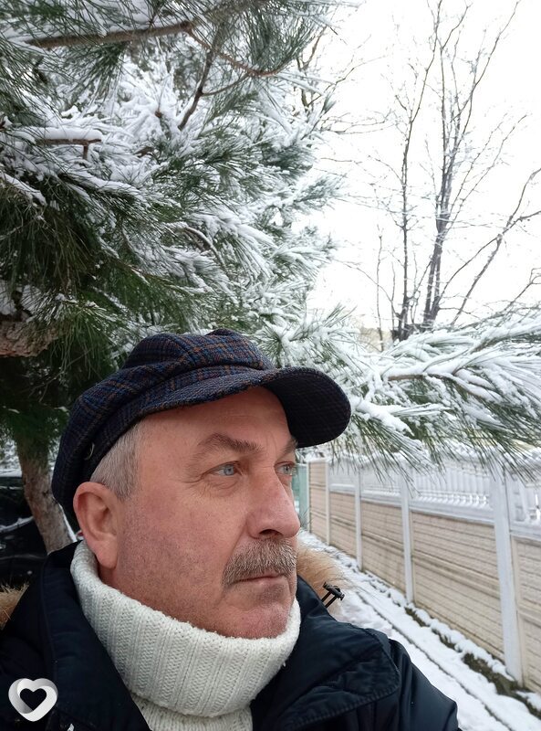 Толя