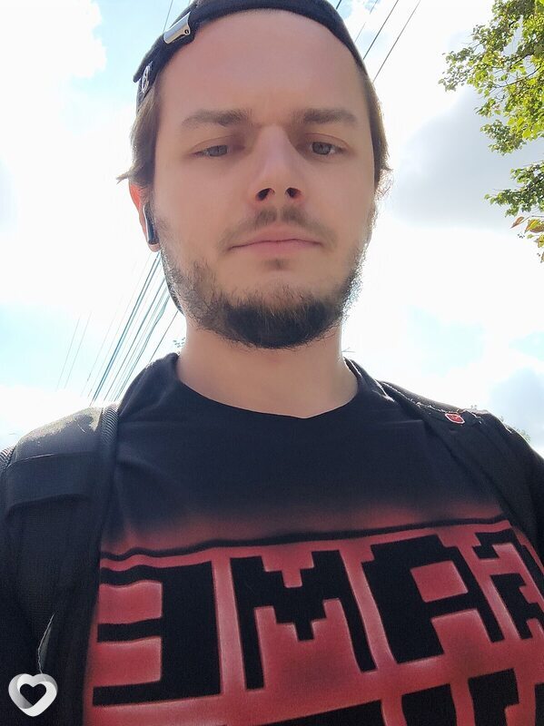 Артём