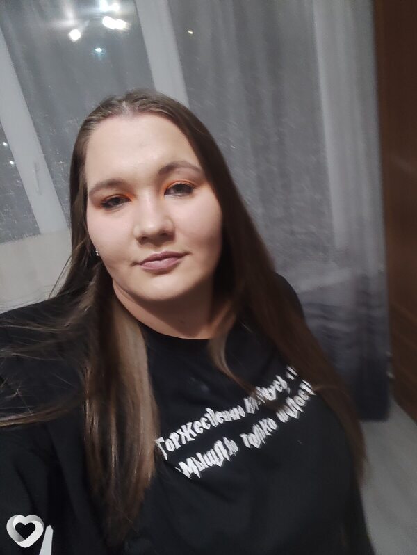 Оля